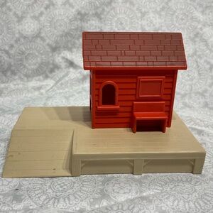 1972 Mattel Putt Putt Railroad red ticket replacement building & Platform GUC